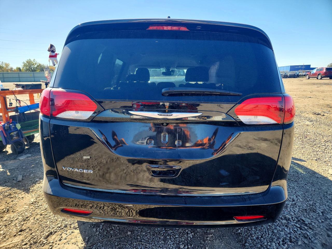 2024 Chrysler Voyager Lx - Image 6