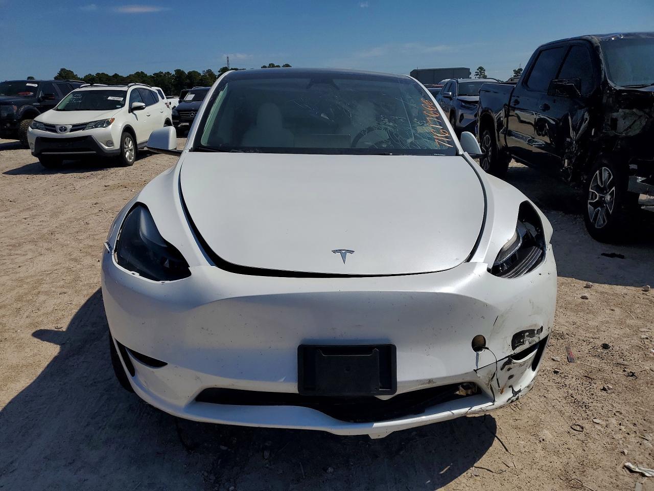 2024 Tesla Model Y - Фото 5