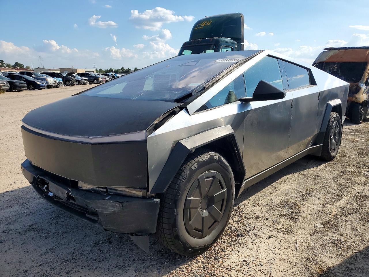 2025 Tesla Cybertruck