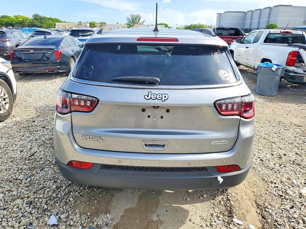 2020 Jeep Compass Latitude - Image 6