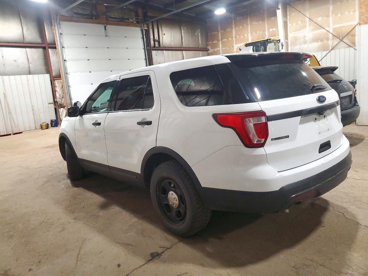 2017 Ford Explorer Police Interceptor - Фото 2
