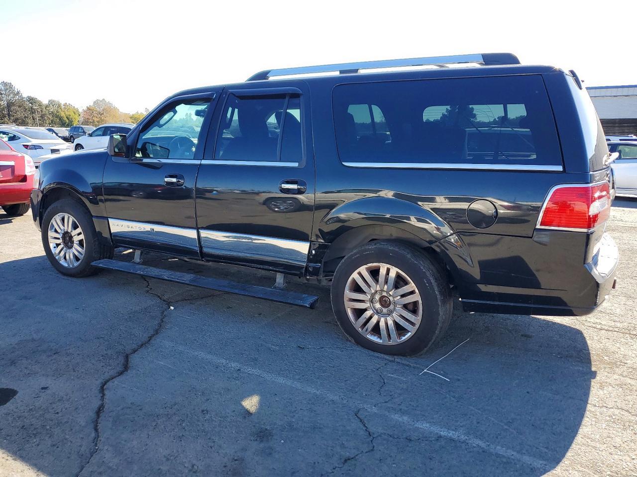 2011 Lincoln Navigator - Фото 2