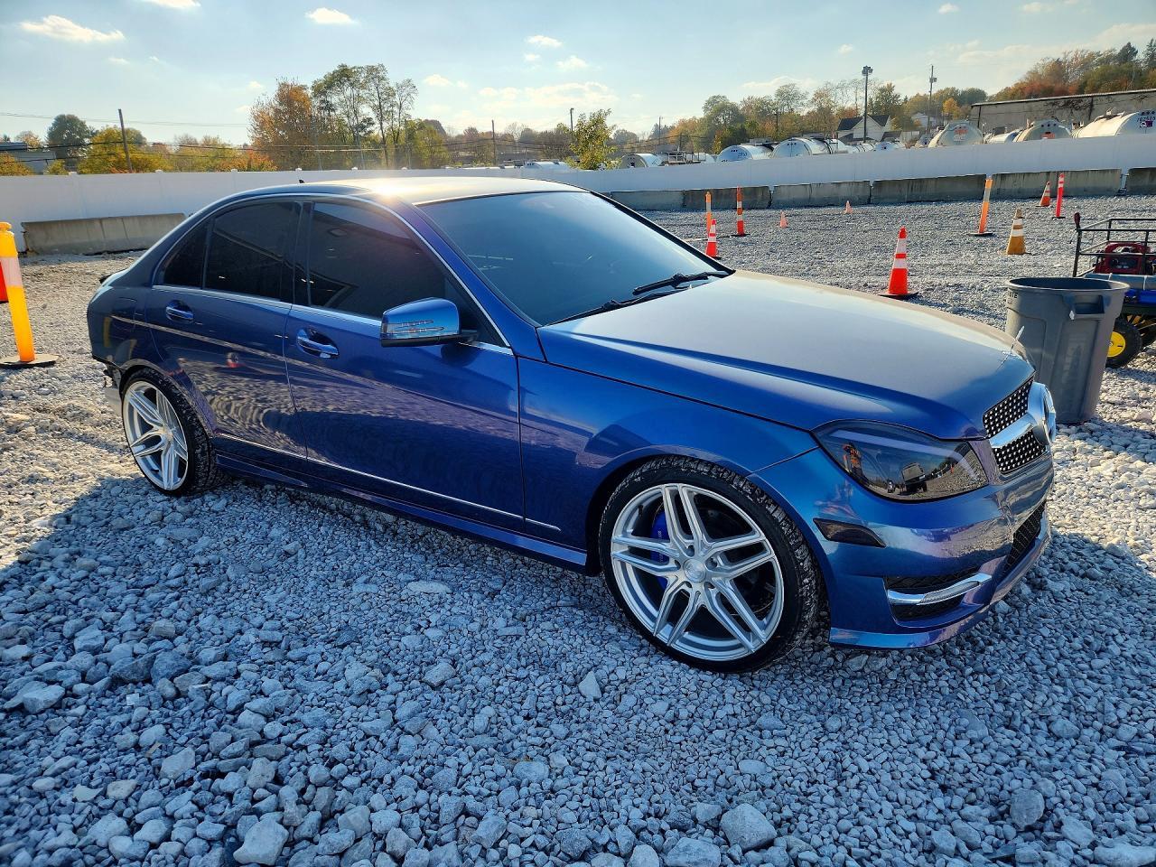 2012 Mercedes-Benz C 300 4Matic - Фото 4