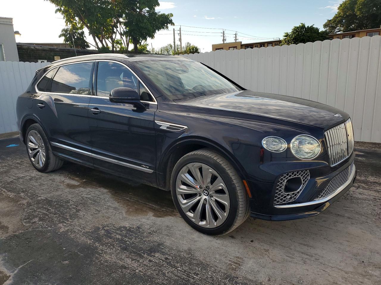 2023 Bentley Bentayga - Image 4