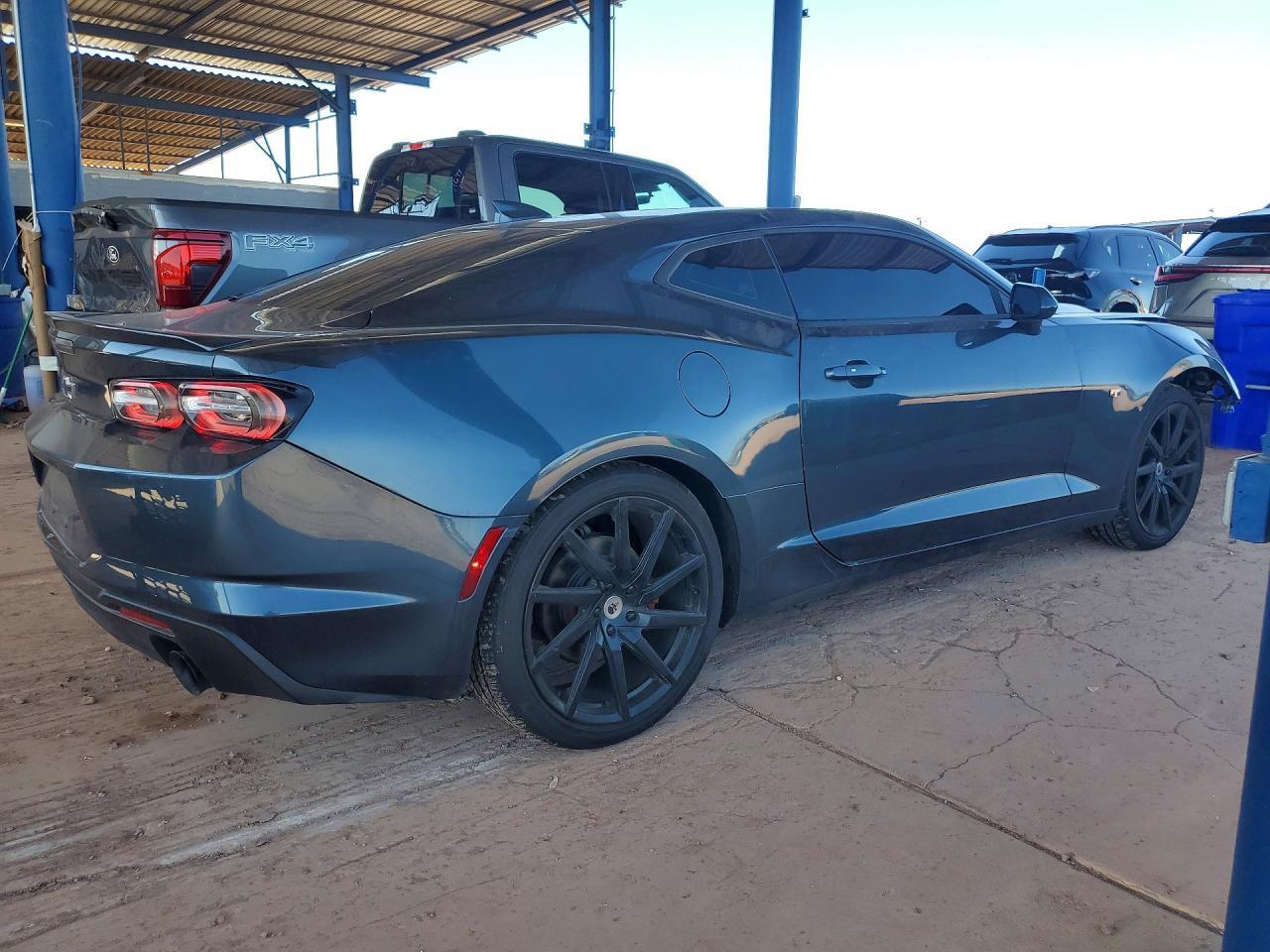 2021 Chevrolet Camaro Lt - Image 3