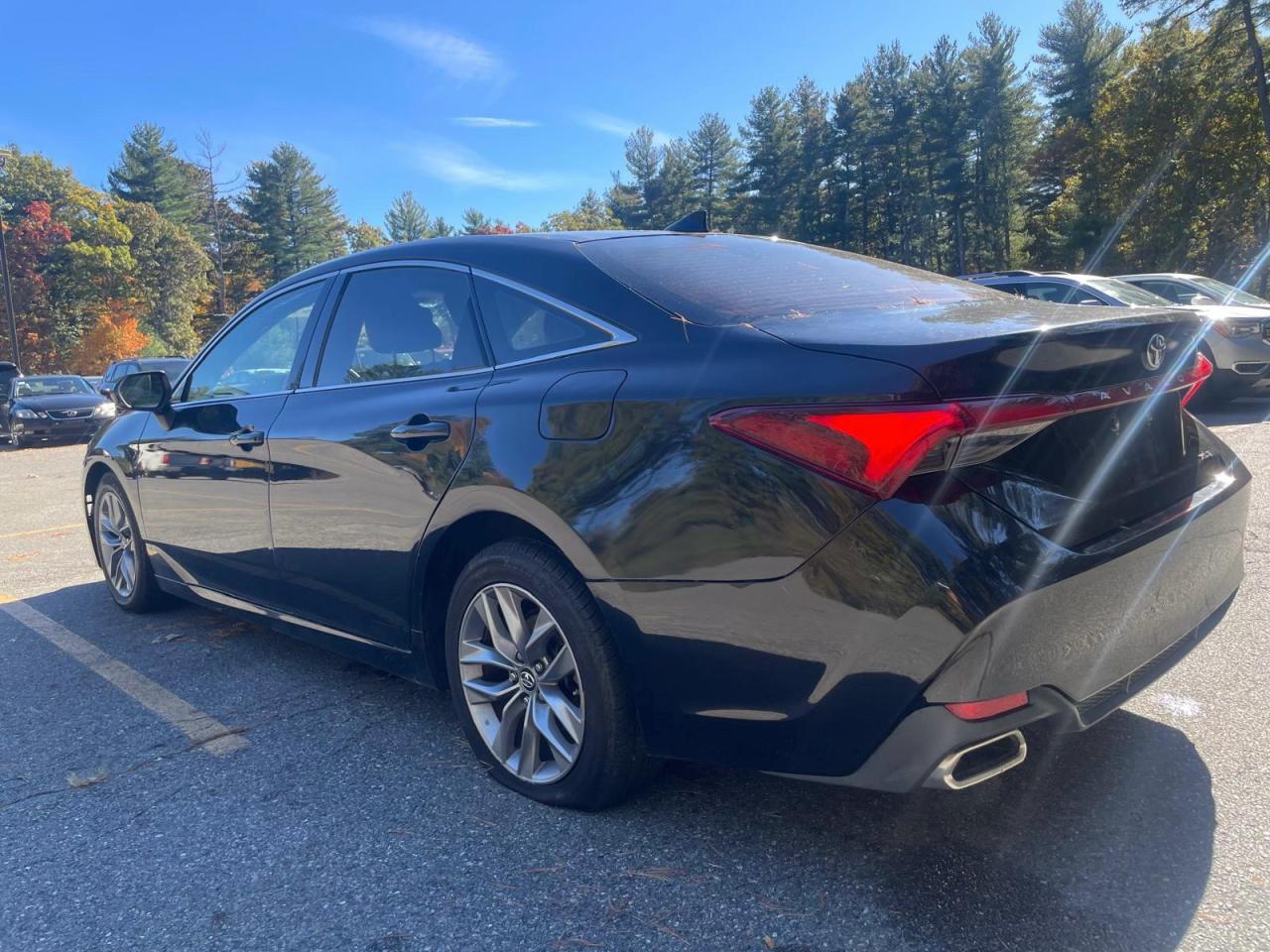 2019 Toyota Avalon Xle - Image 3