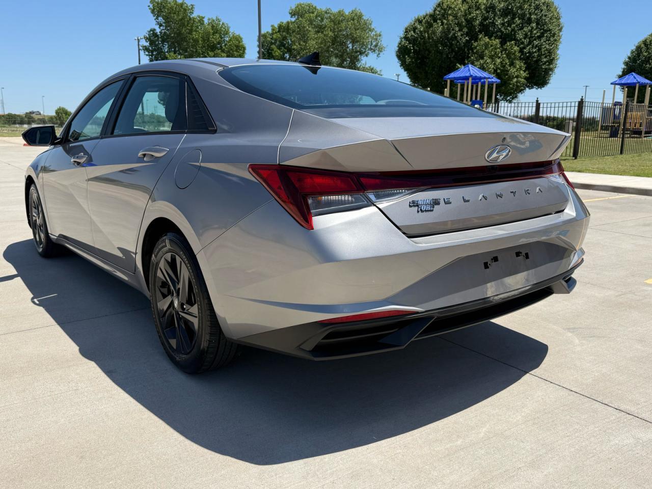 2021 Hyundai Elantra Sel - Image 3