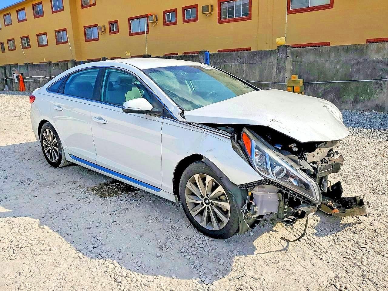 2017 Hyundai Sonata Sport - Image 4