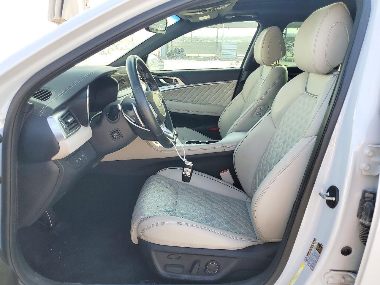 2022 Genesis G70 3.3T Standard - Image 7