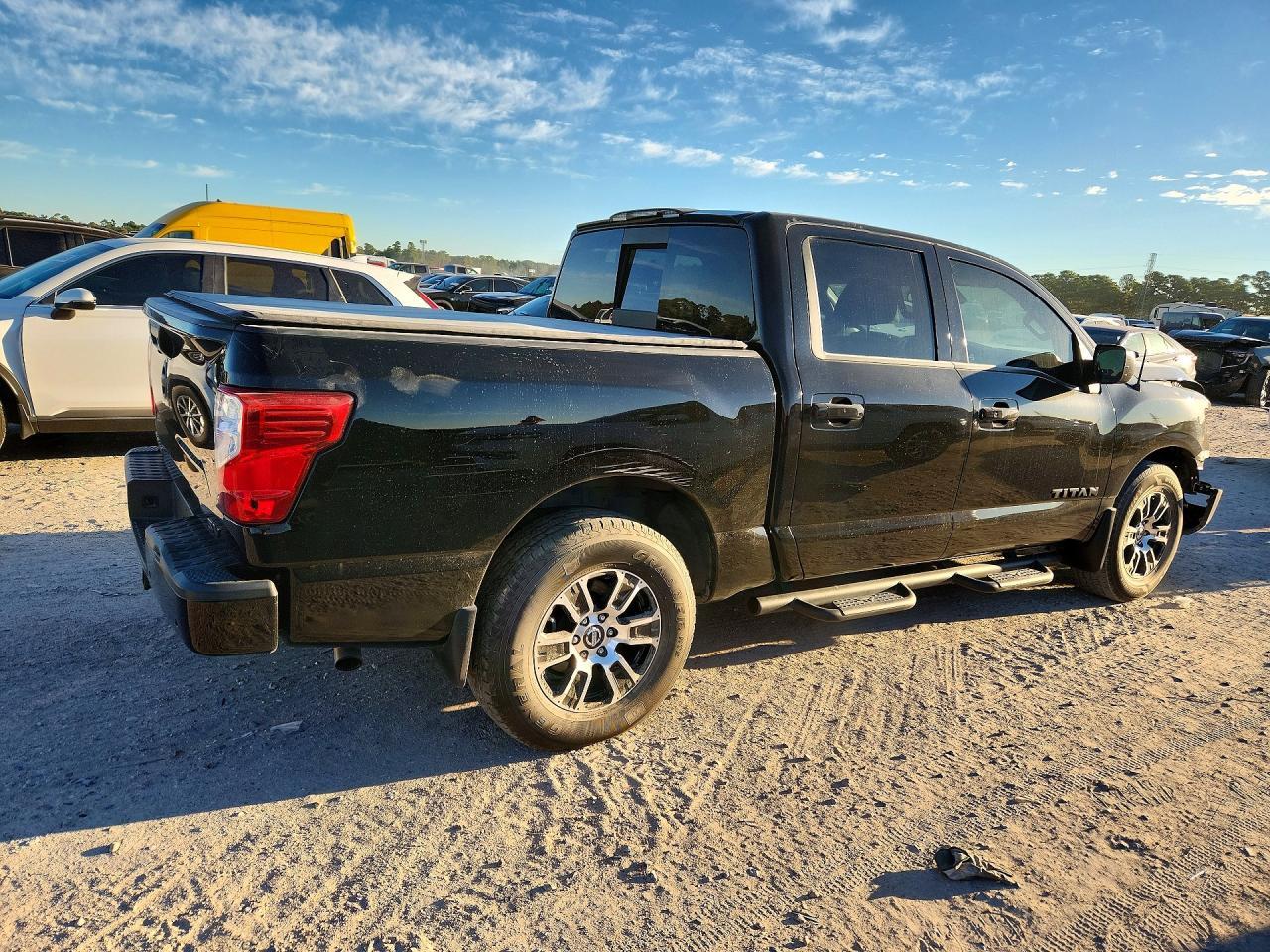 2021 Nissan Titan Sv - Фото 3