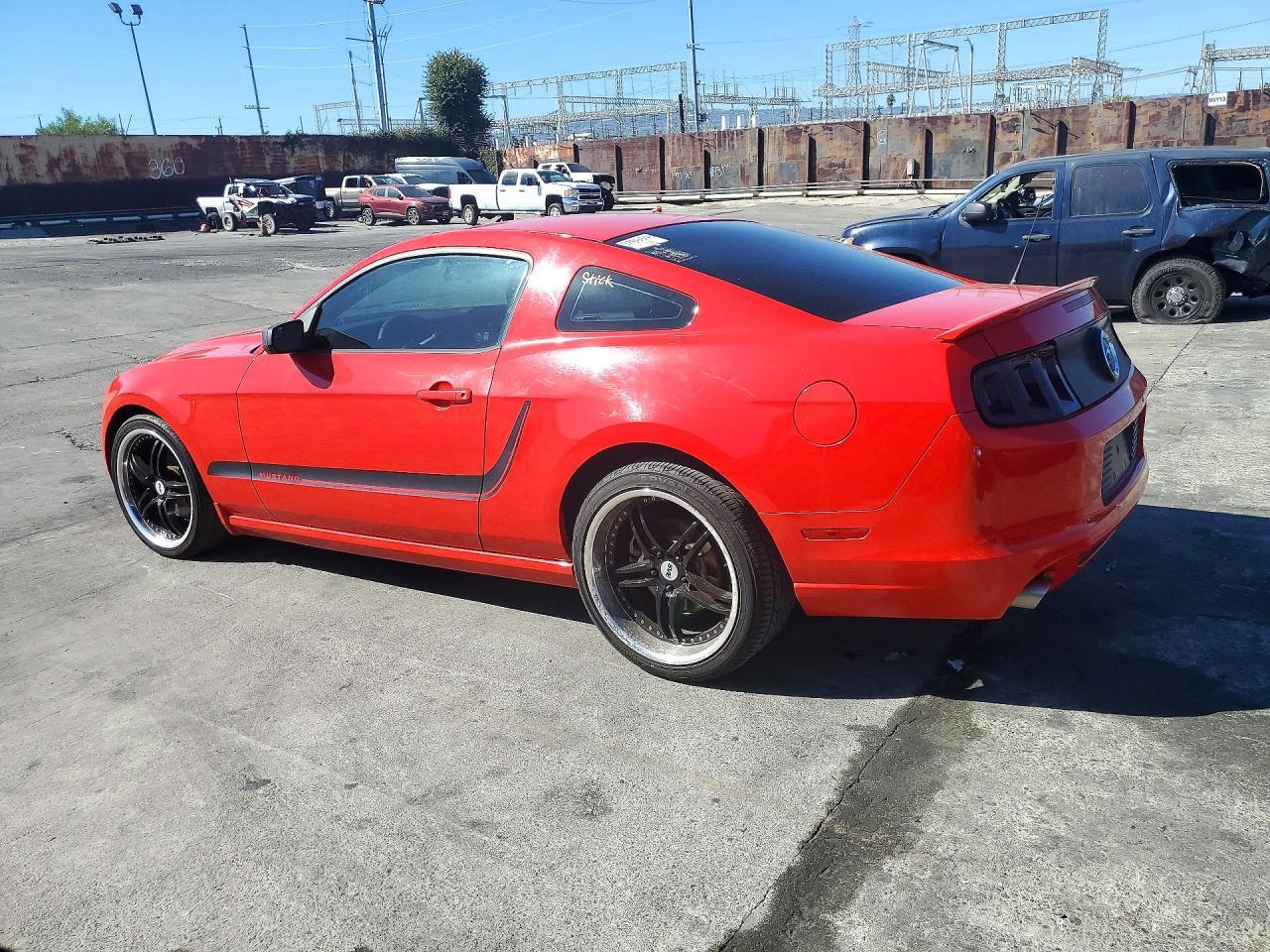 2014 Ford Mustang - Фото 2