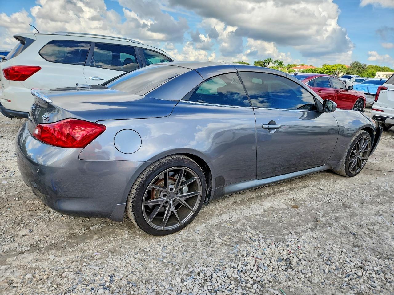 2012 Infiniti G37 Convertible Base - Image 3