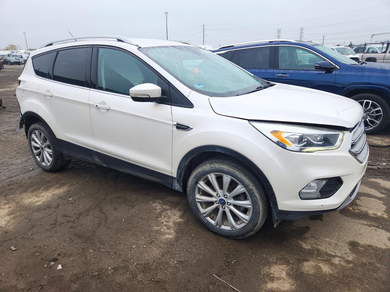 2017 Ford Escape Titanium - Image 4