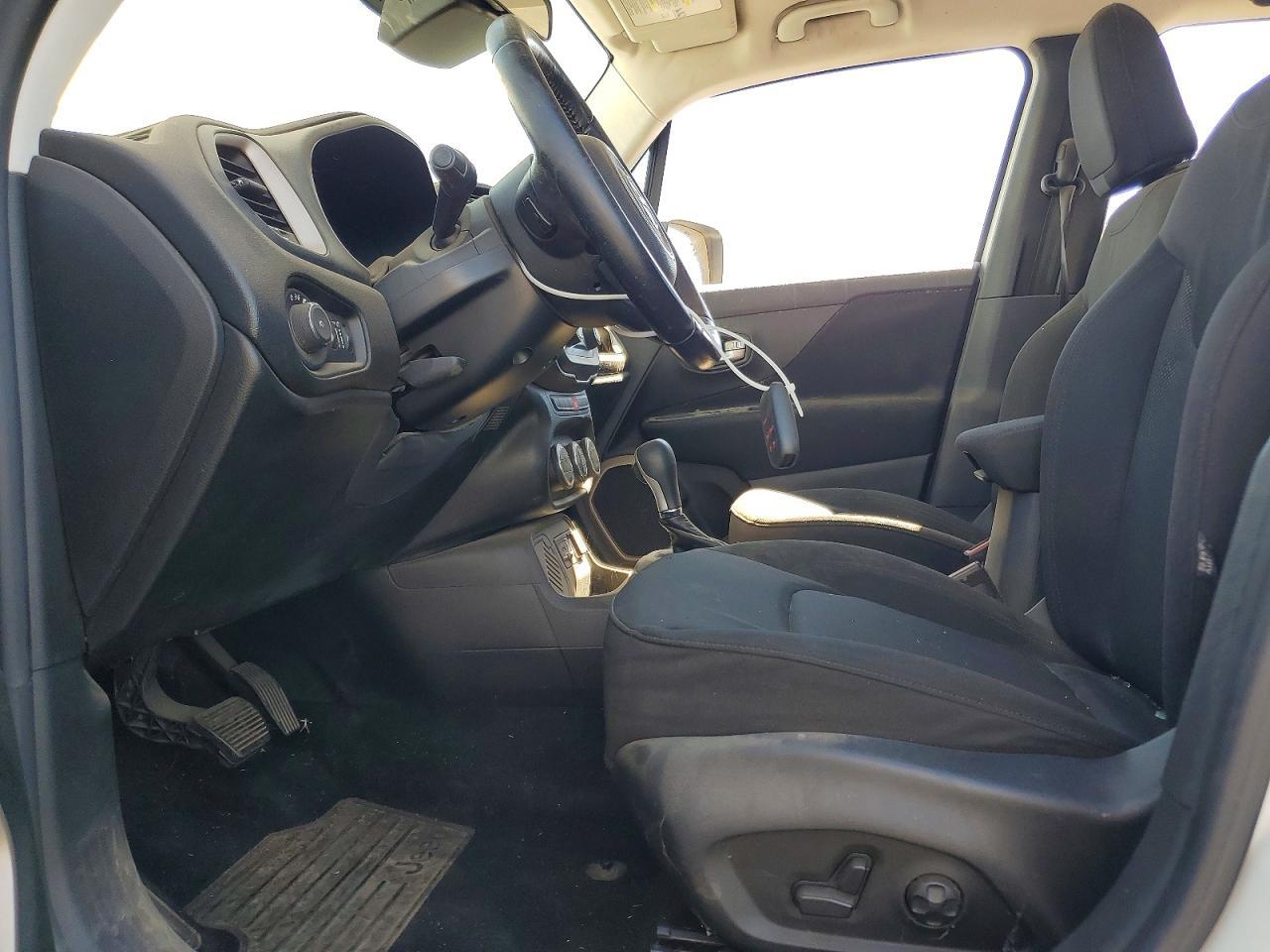 2015 Jeep Renegade Latitude - Image 7