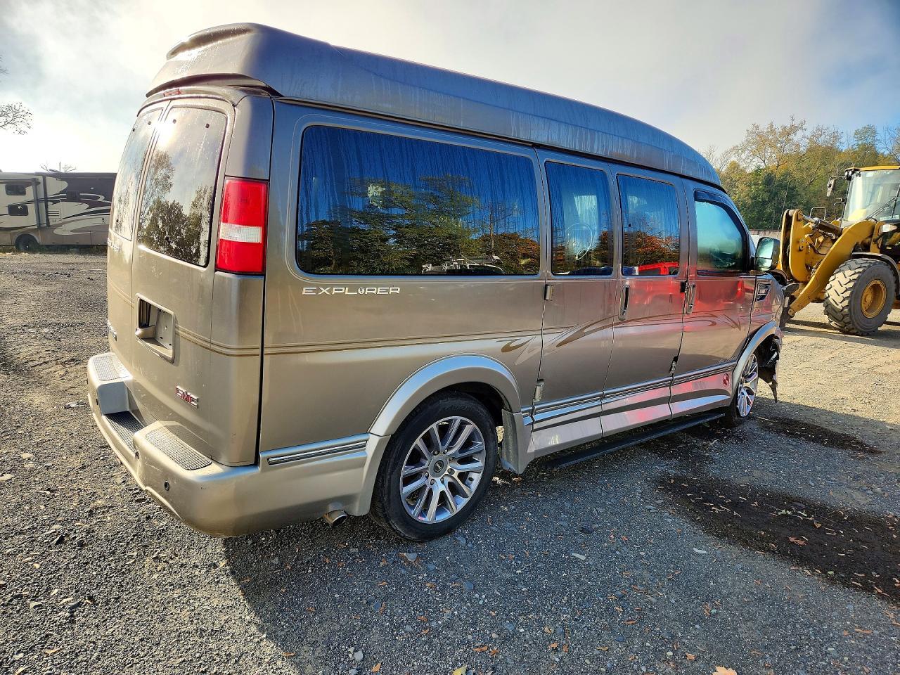 2021 GMC Savana G2500 - Фото 3
