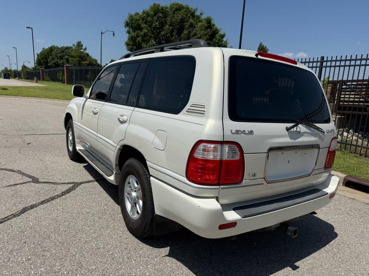 1998 Lexus Lx 470 - Image 3