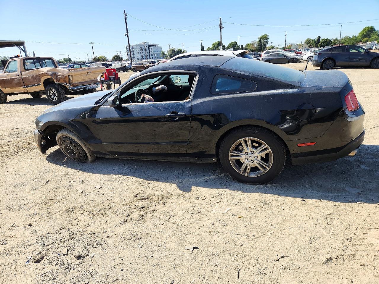 2012 Ford Mustang - Image 2