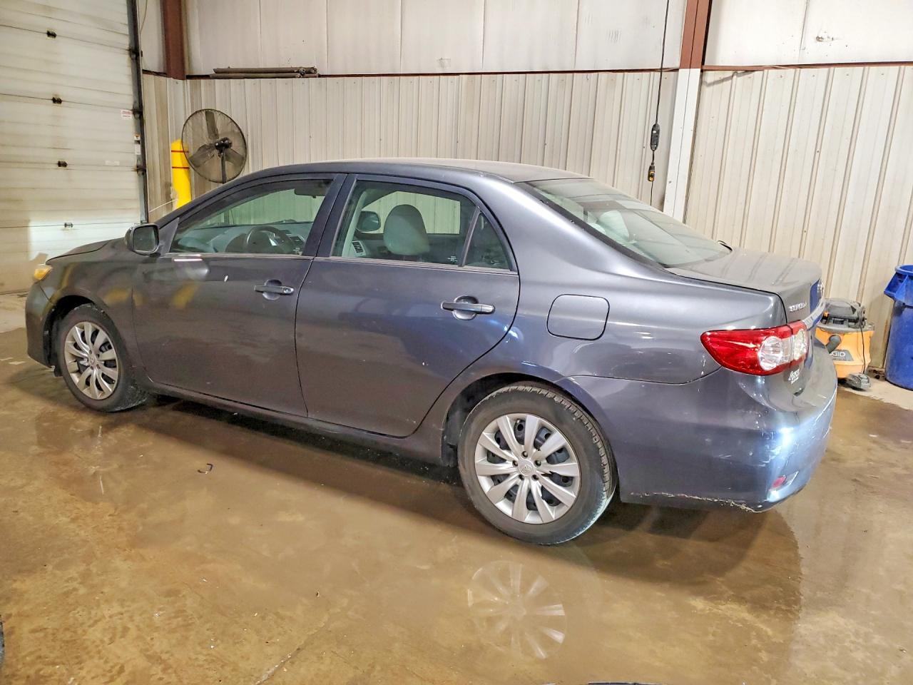 2013 Toyota Corolla Le - Фото 2