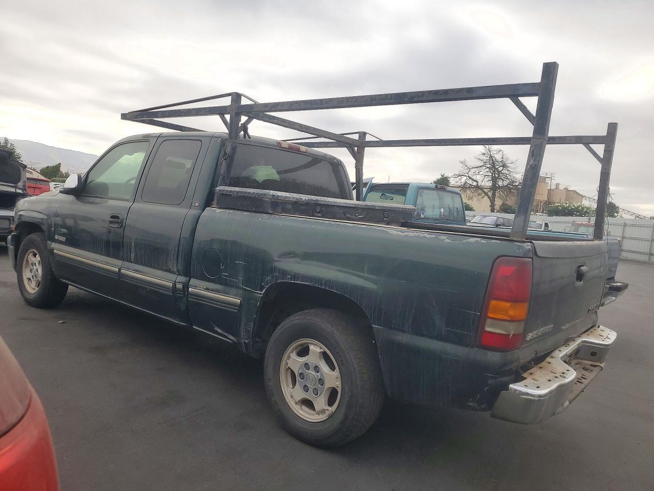 2002 Chevrolet Silverado C1500 - Фото 2