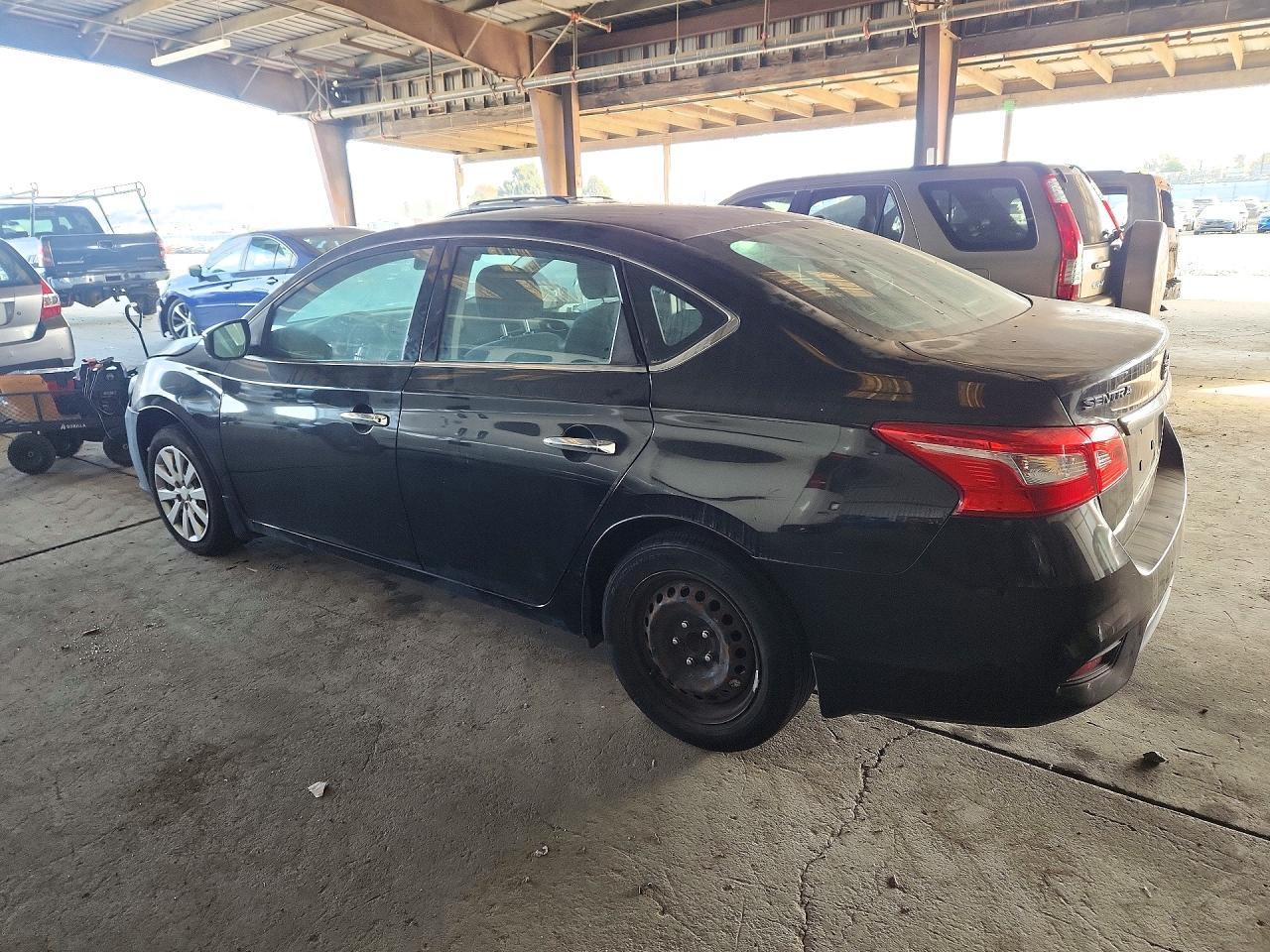 2016 Nissan Sentra S - Фото 2
