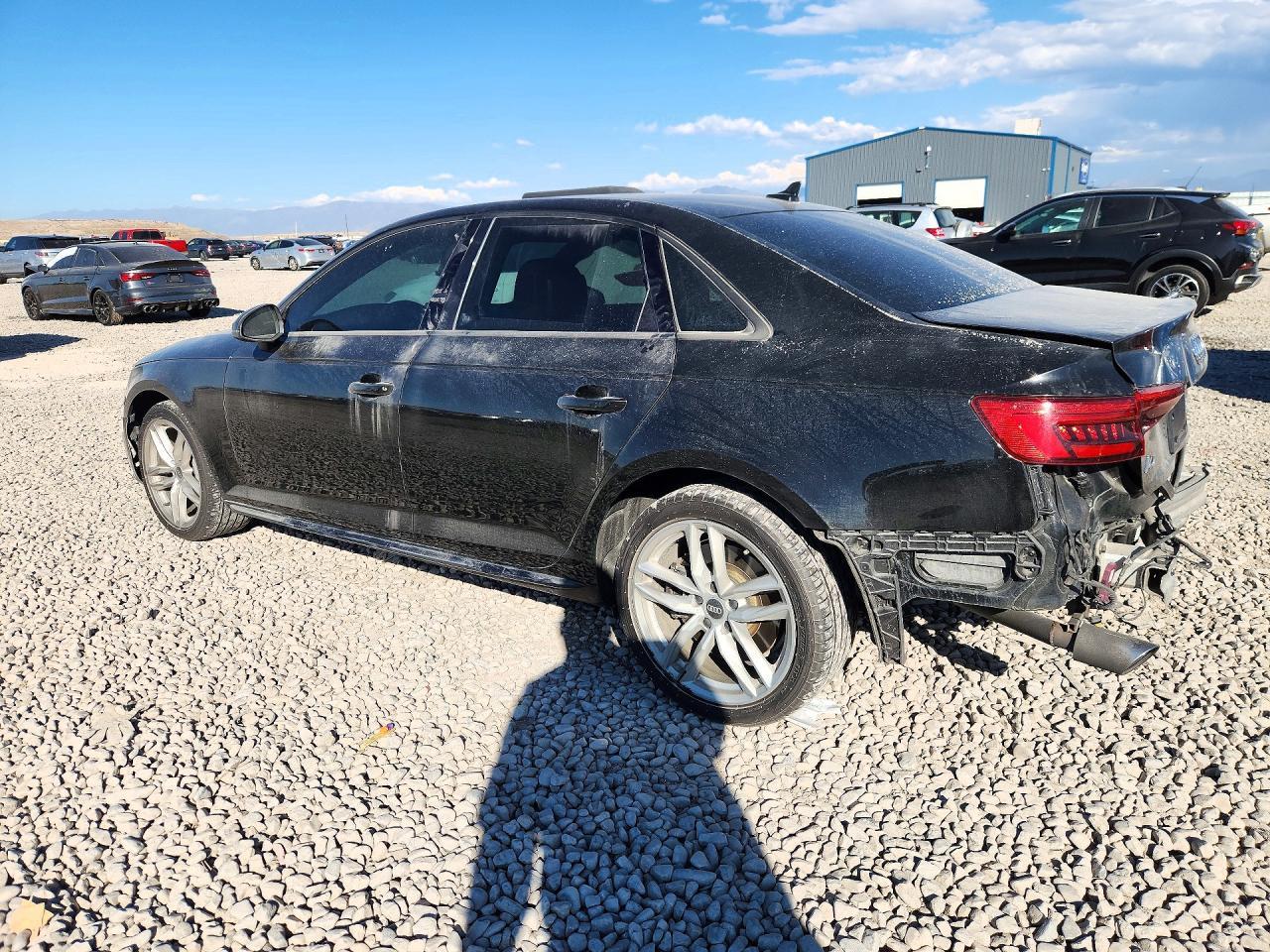 2017 Audi A4 Premium - Фото 2