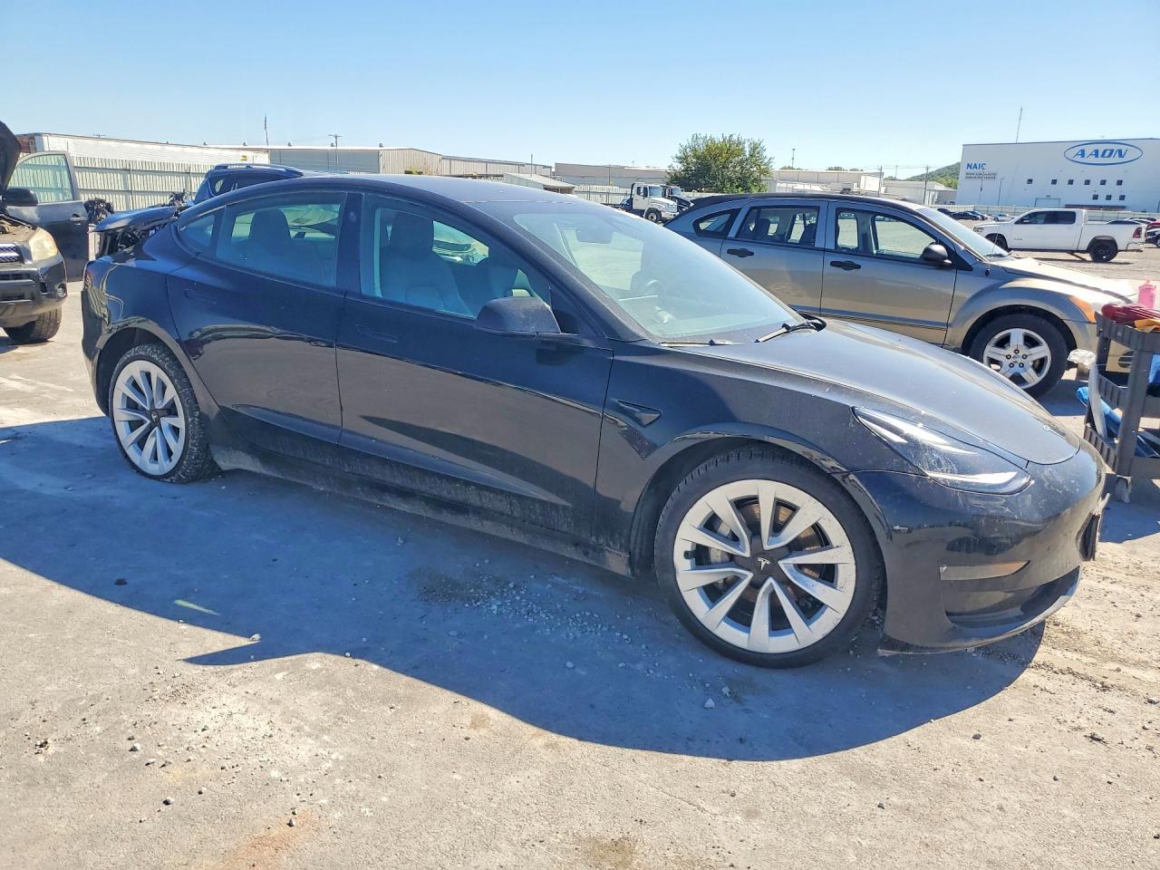 2022 Tesla Model 3 - Image 4