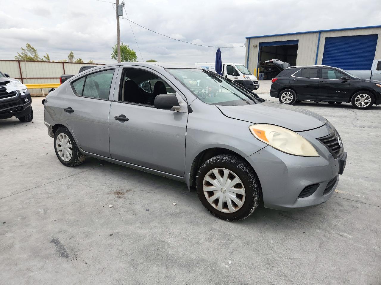 2014 Nissan Versa 1.6 S Plus - Image 4