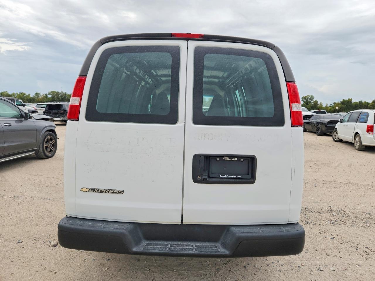 2023 Chevrolet Express G2500 - Фото 6