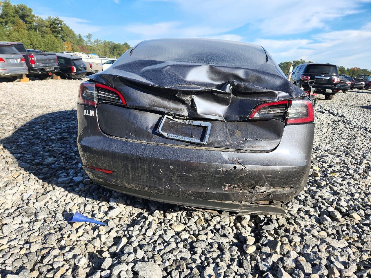 2018 Tesla Model 3 - Фото 6
