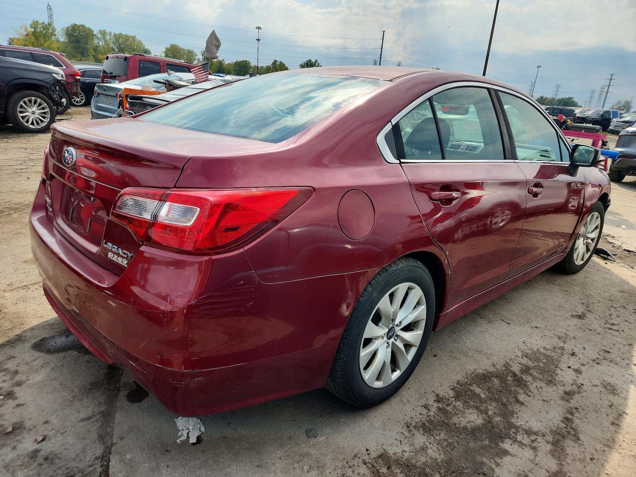 2017 Subaru Legacy 2.5I - Фото 3