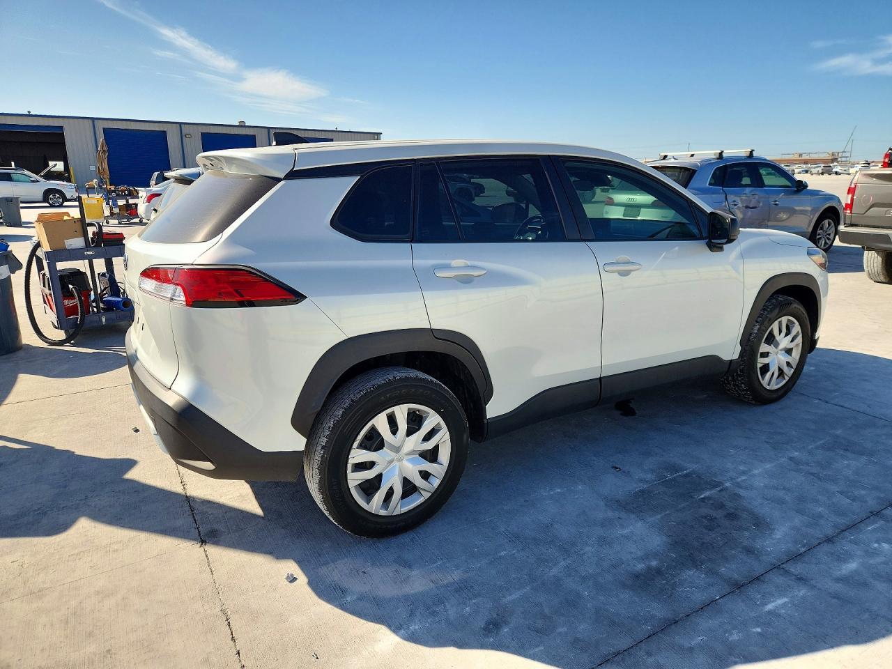 2023 Toyota Corolla Cross L - Image 3