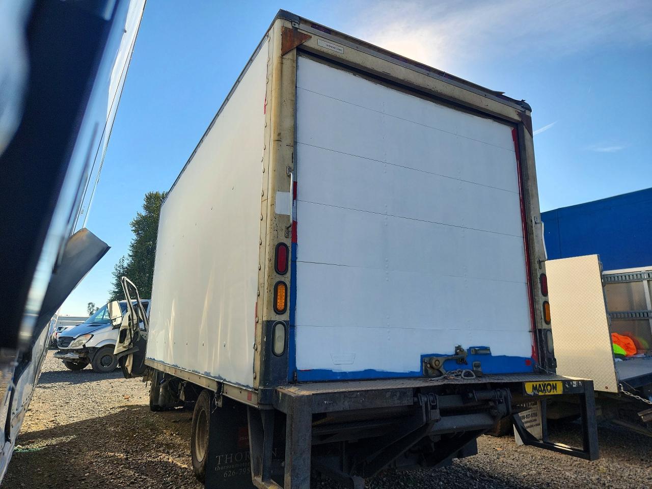 2016 Isuzu Npr Hd Box Truck - Image 2