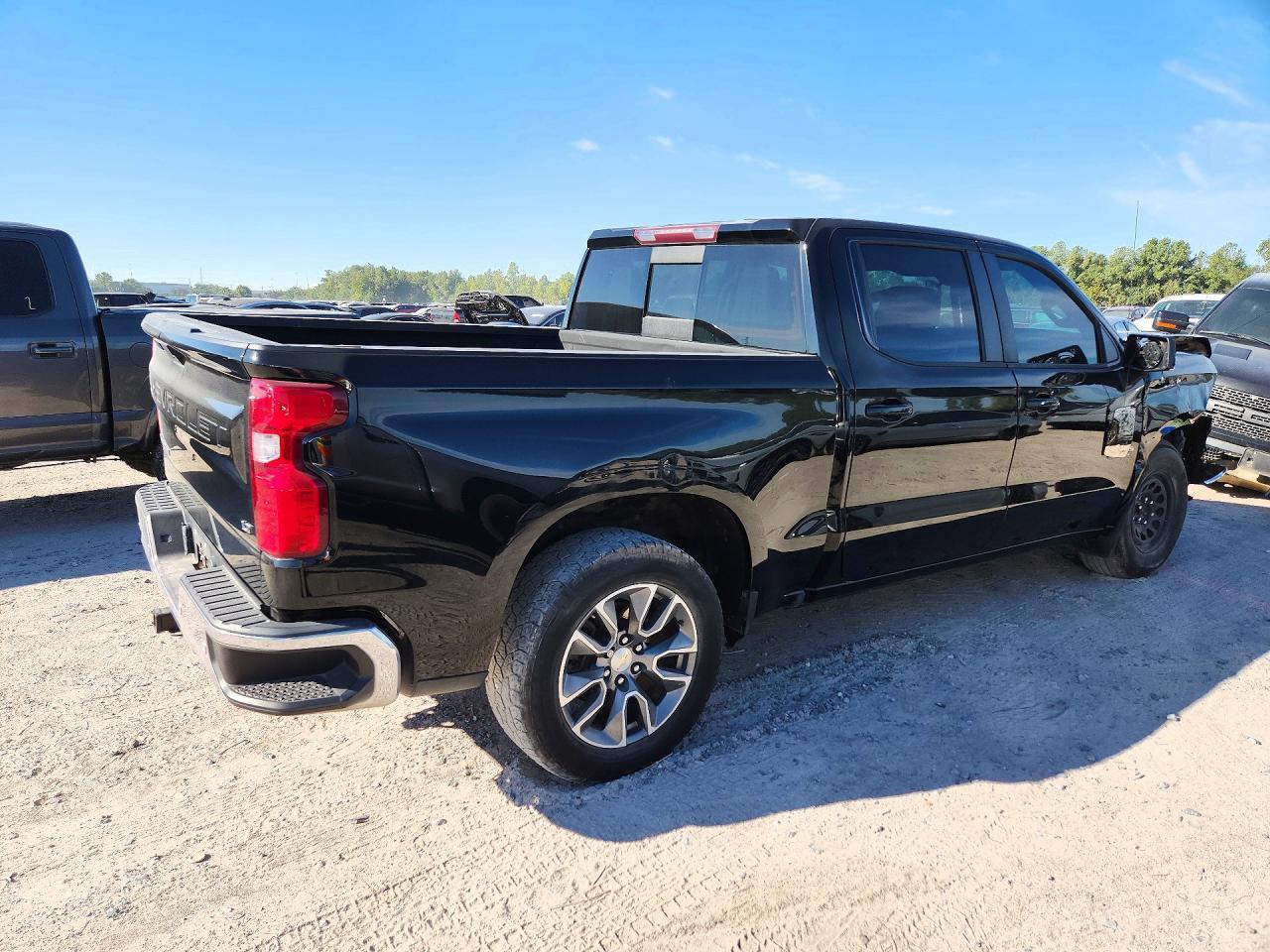 2022 Chevrolet Silverado Ltd K1500 Lt - Image 3