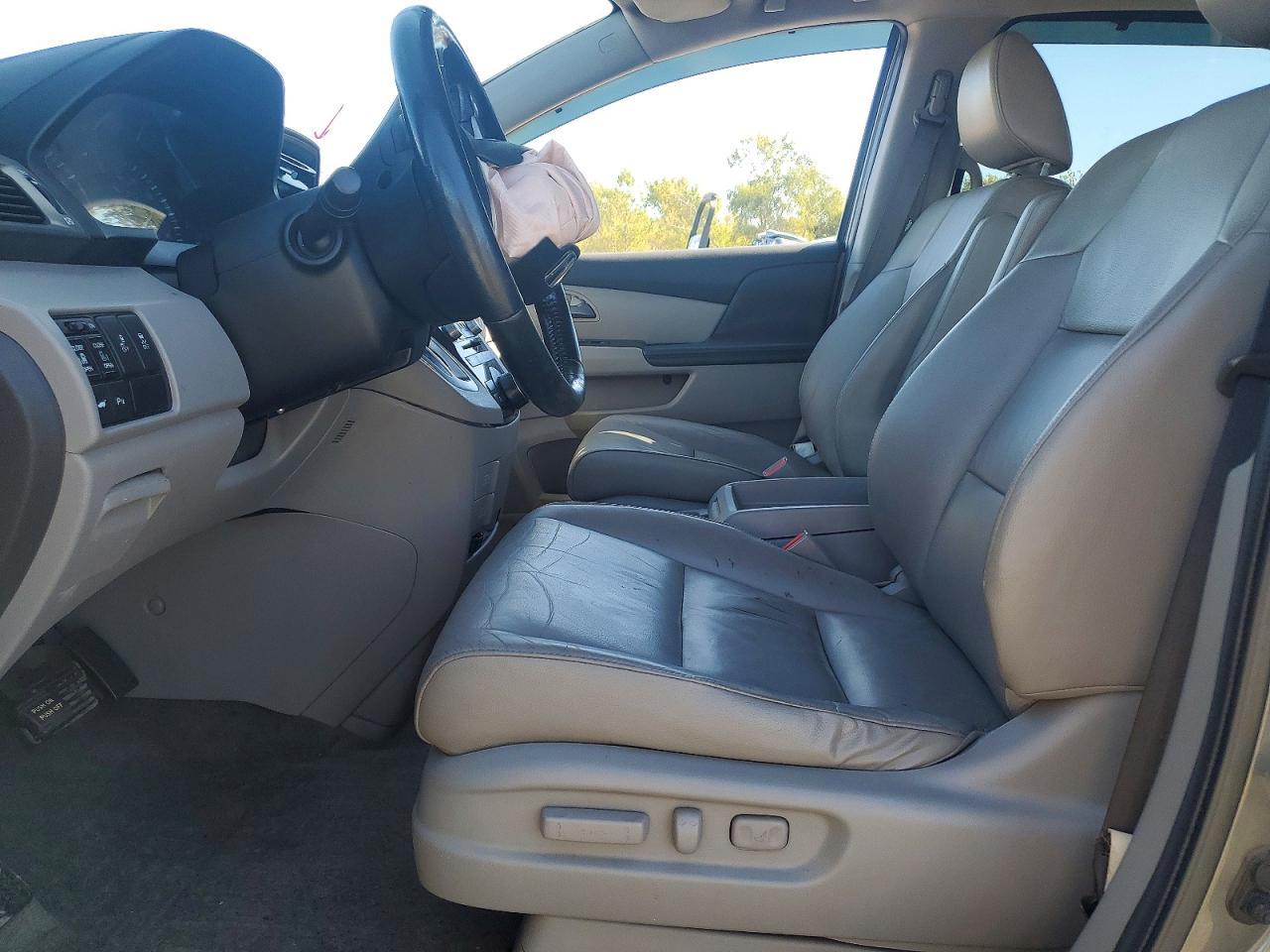2013 Honda Odyssey Touring - Image 7