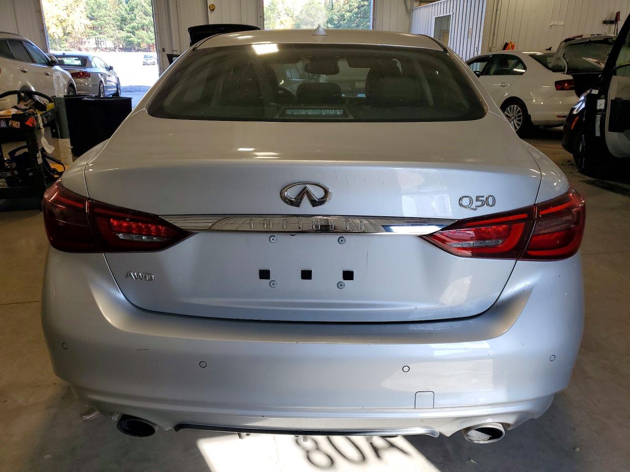 2018 Infiniti Q50 3.0T Luxe - Фото 6