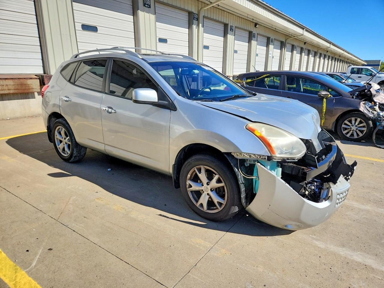 2010 Nissan Rogue S - Фото 4