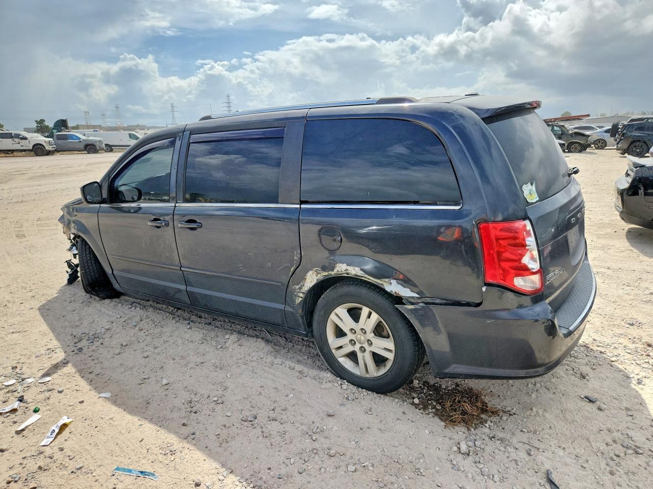 2013 Dodge Grand Caravan Crew - Фото 2