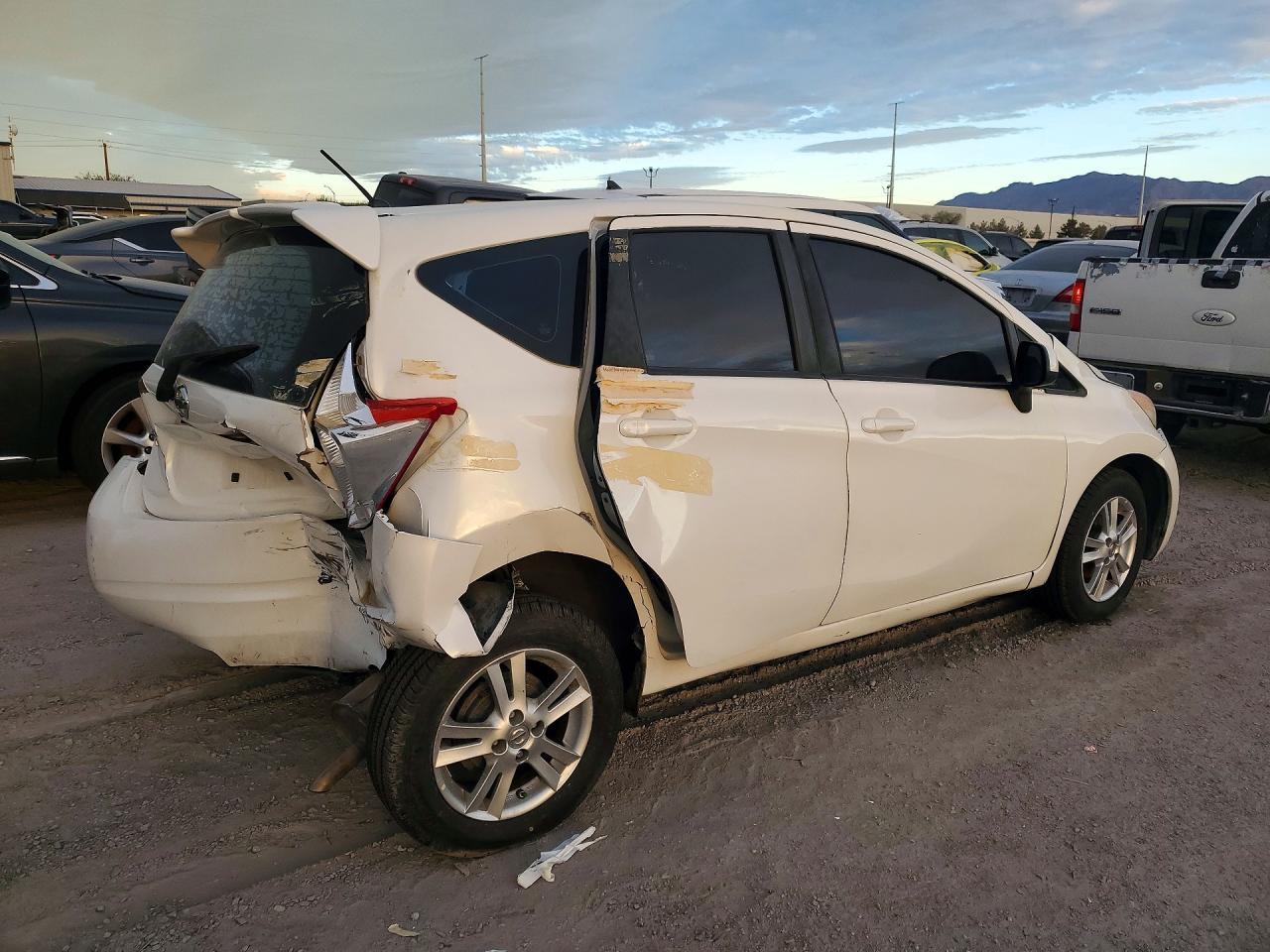 2014 Nissan Versa Note S - Фото 3