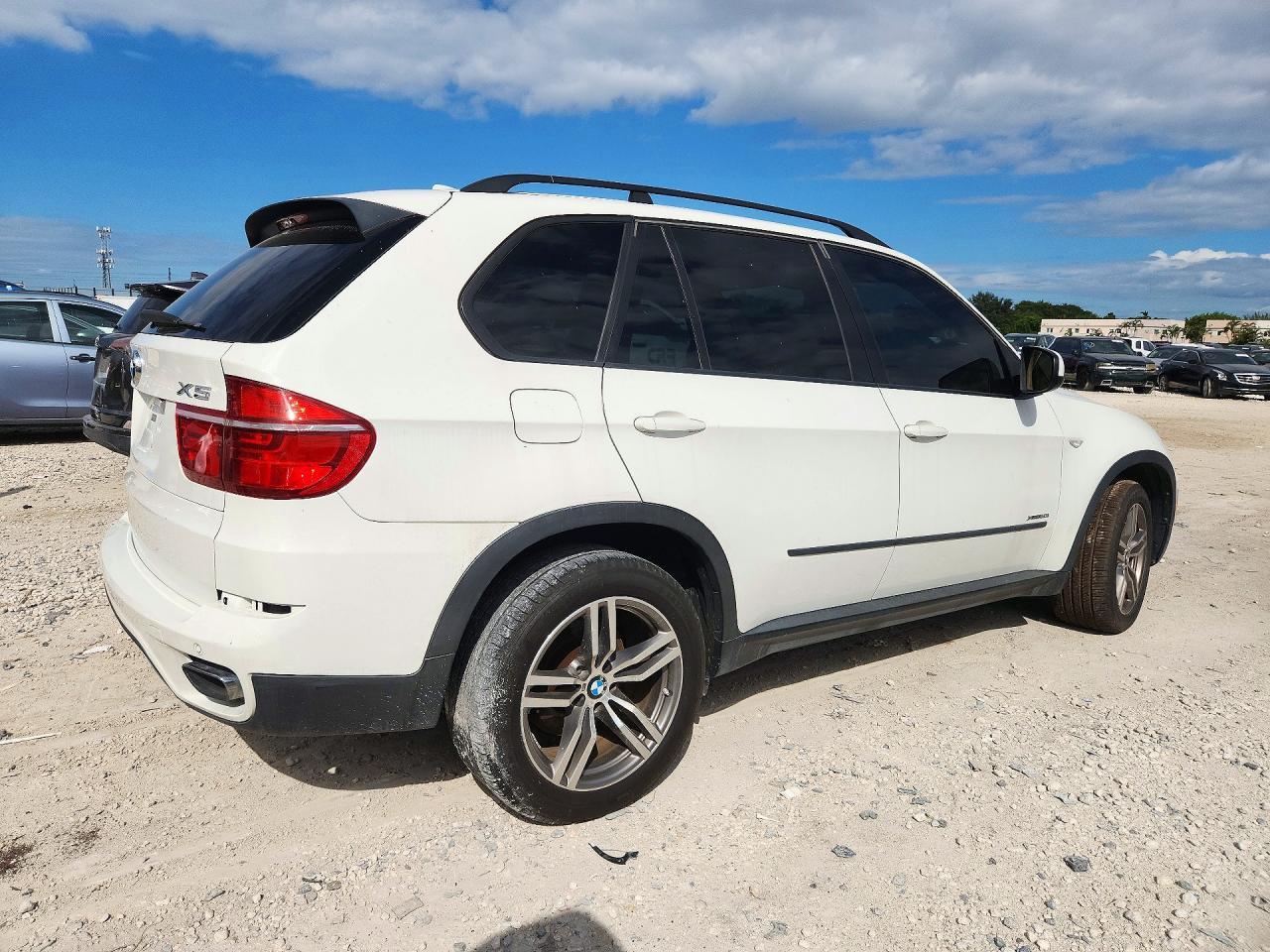 2012 BMW X5 xDrive50I - Image 3