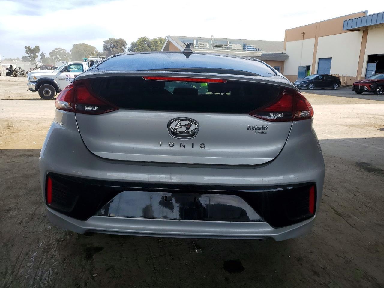 2018 Hyundai Ioniq Blue - Фото 6
