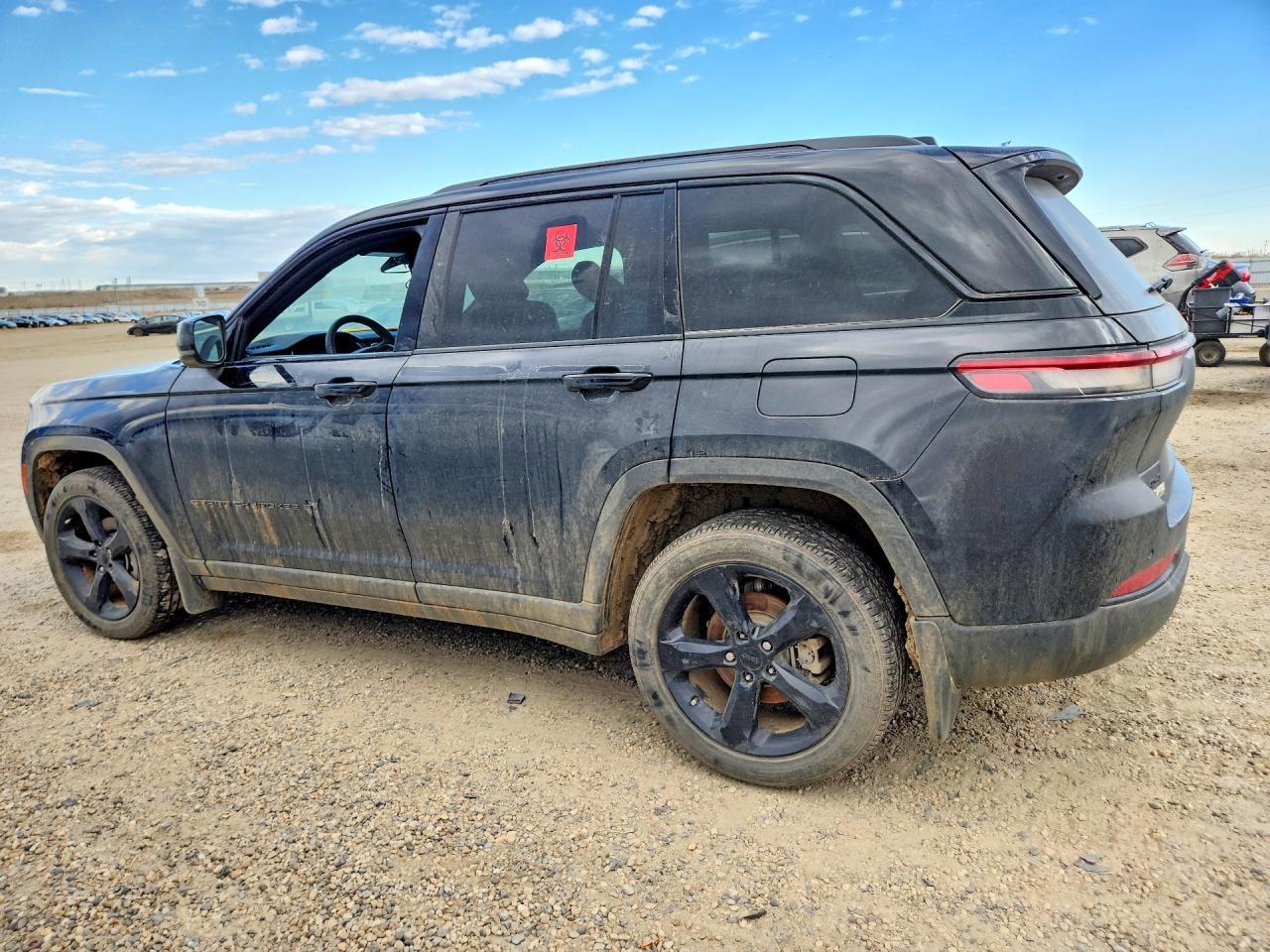 2024 Jeep Grand Cherokee Laredo - Image 2