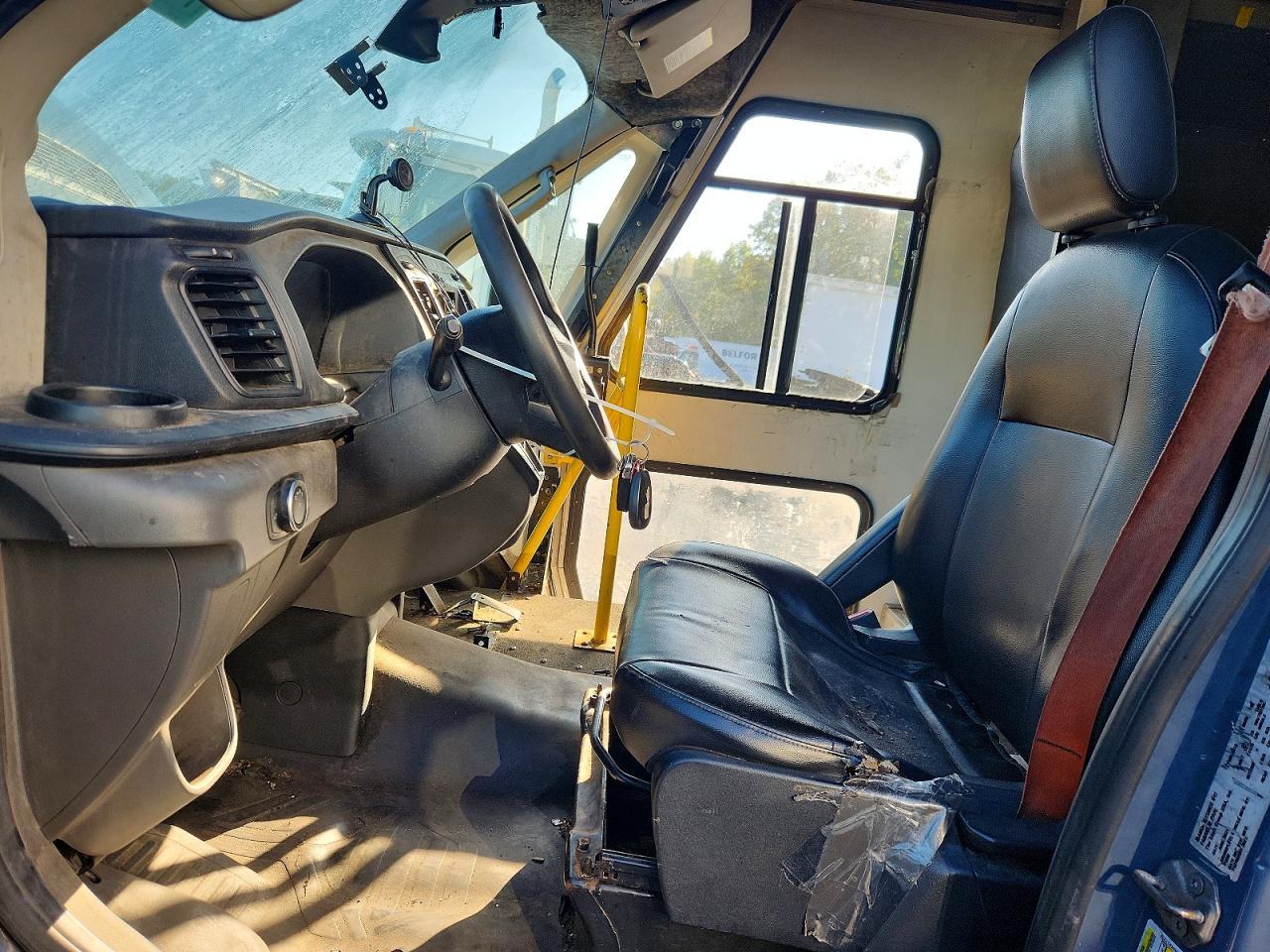 2021 Ford Transit Delivery Truck - Фото 7