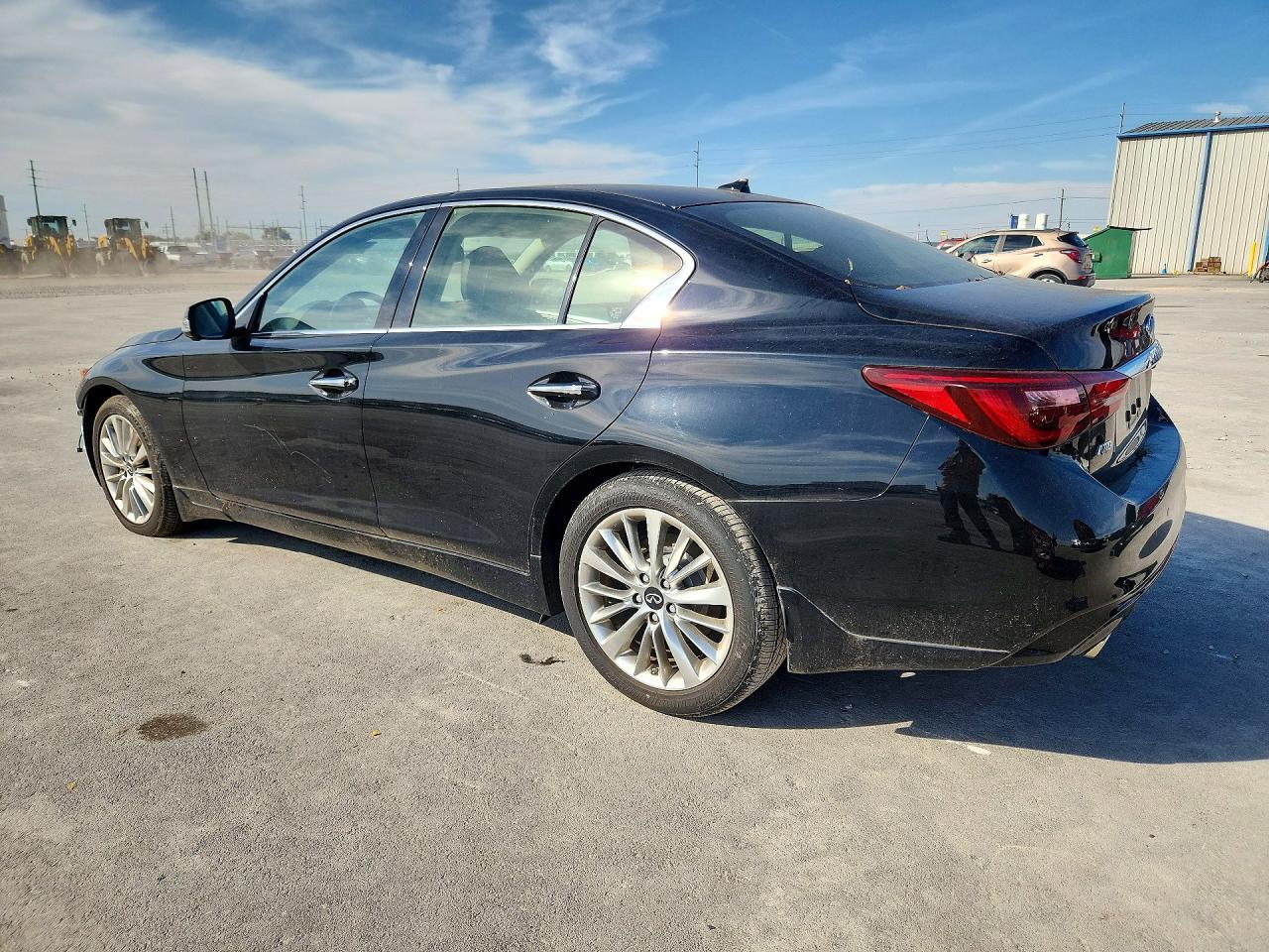 2021 Infiniti Q50 Luxe - Фото 2