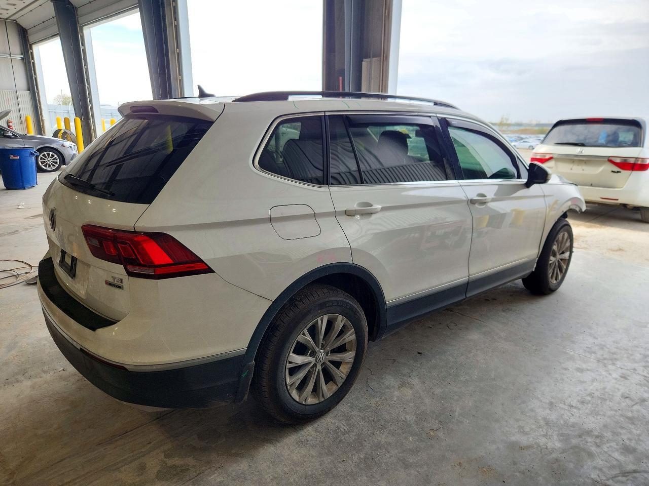 2018 Volkswagen Tiguan Se - Фото 3