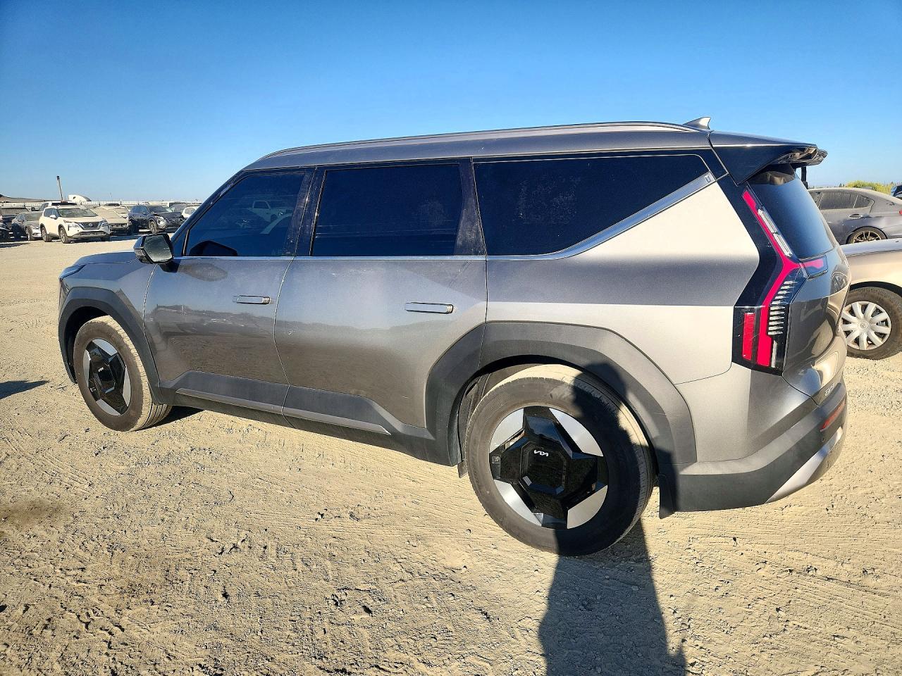 2024 Kia Ev9 Wind - Image 2