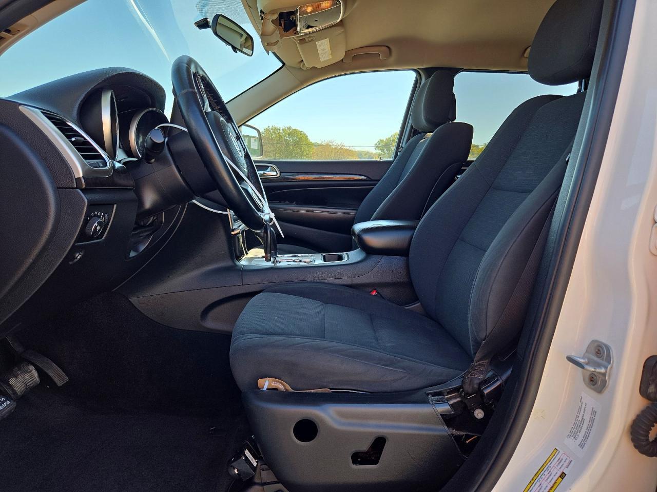 2011 Jeep Grand Cherokee Laredo - Image 7