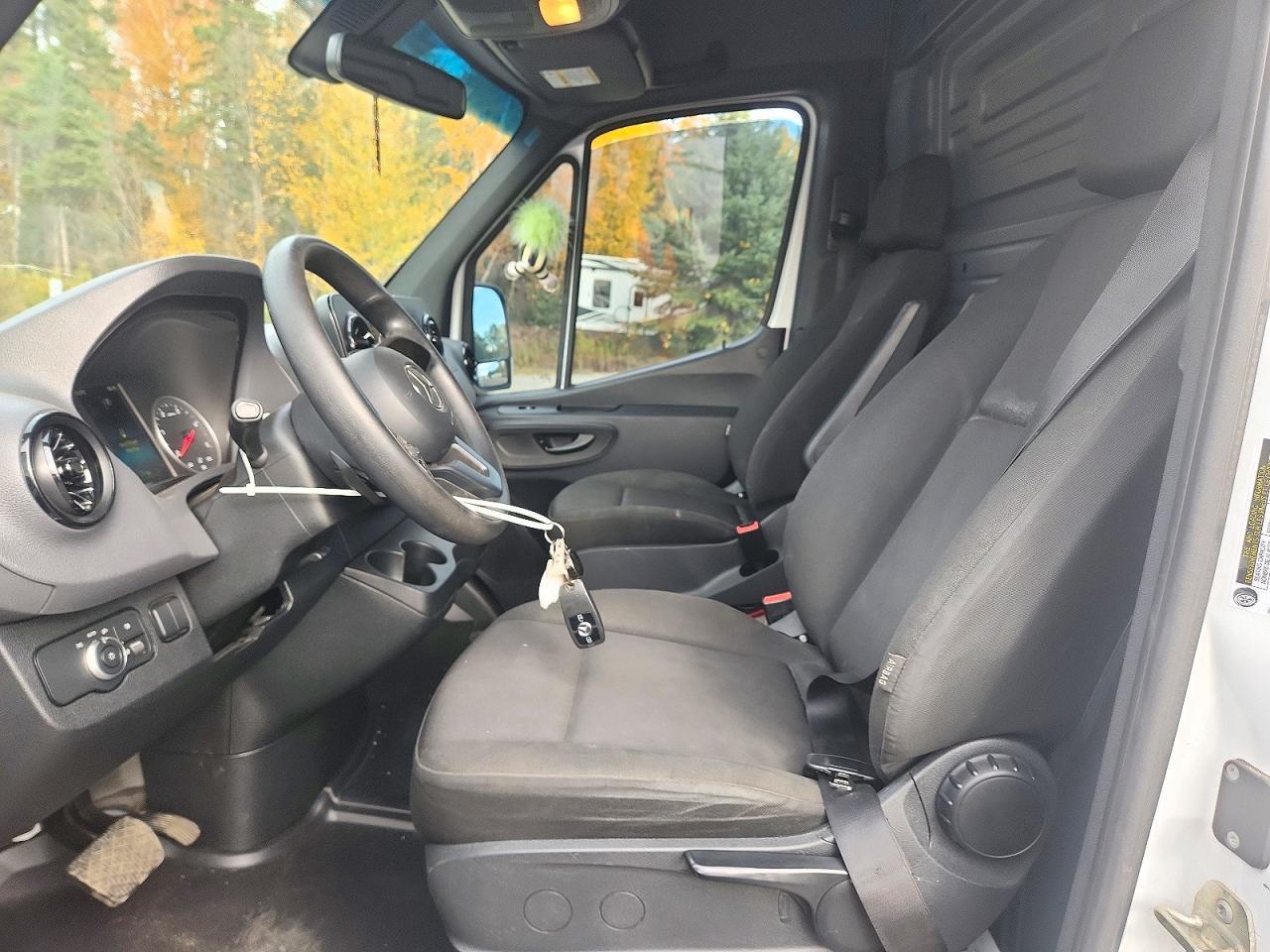 2024 Mercedes-Benz Sprinter 2500 - Image 7