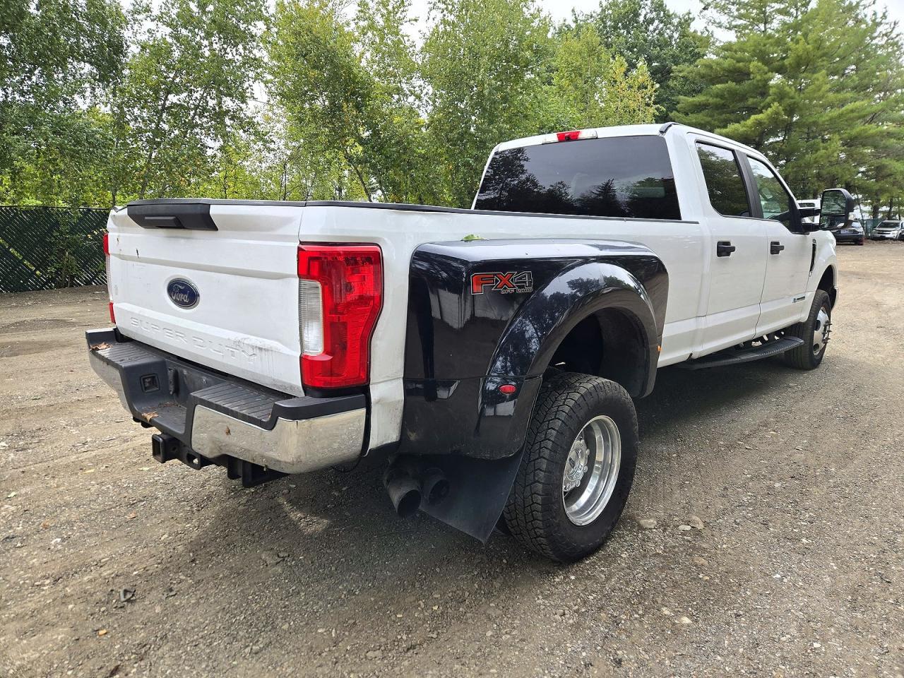 2017 Ford F350 Super Duty - Фото 4
