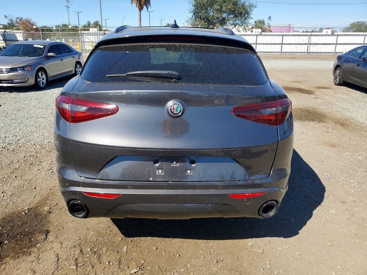 2022 Alfa Romeo Stelvio - Image 6