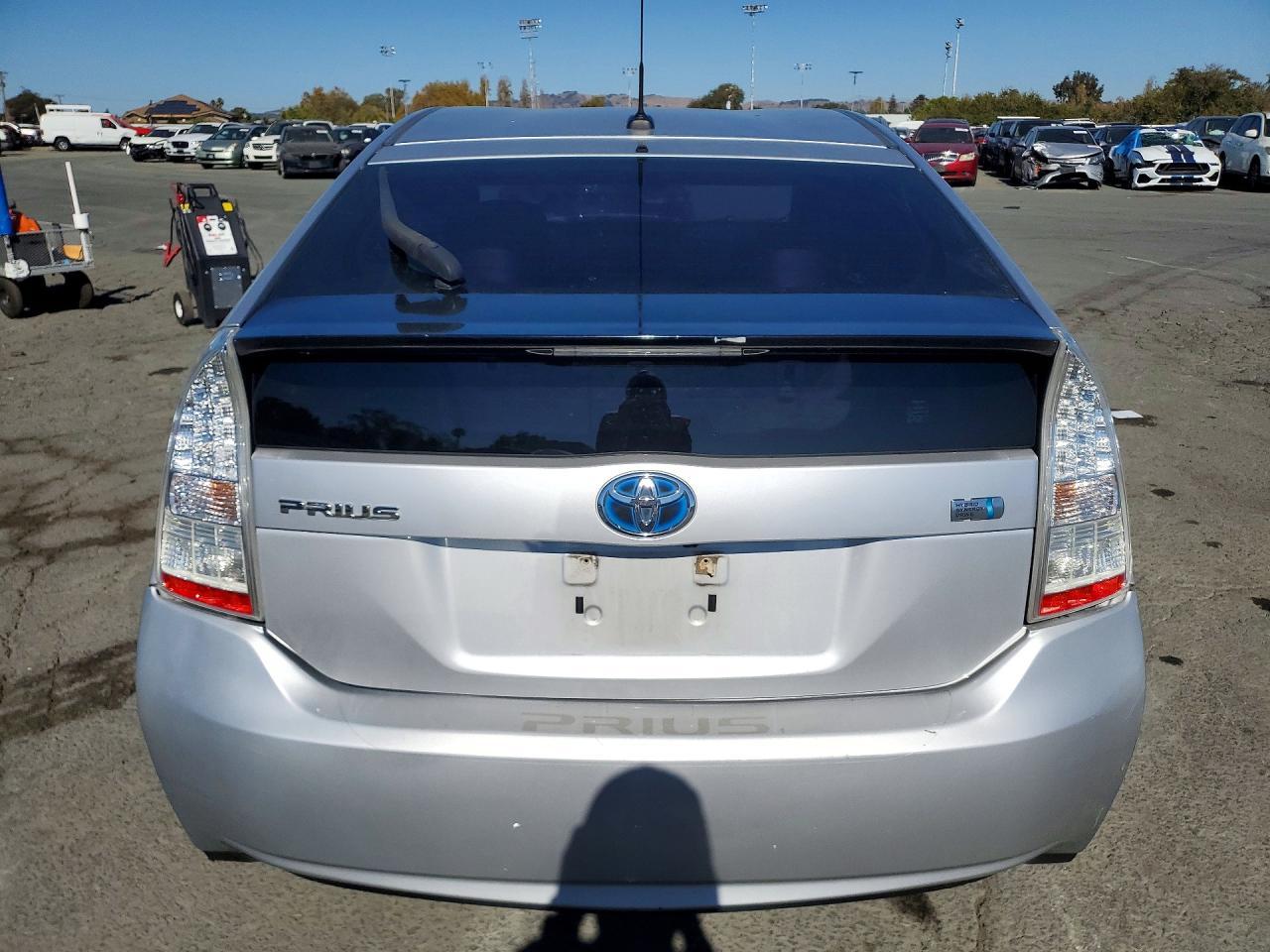 2010 Toyota Prius Iii - Image 6